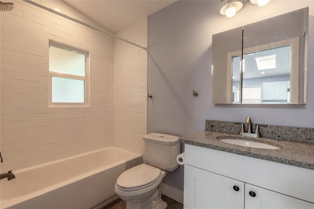 For Sale: $925,000 (5 beds, 4 baths, 1880 Square Feet)
