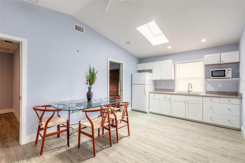 For Sale: $925,000 (5 beds, 4 baths, 1880 Square Feet)