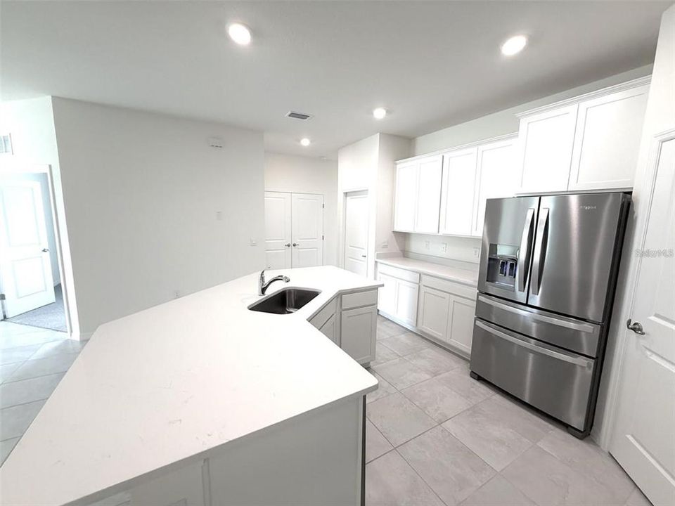 For Rent: $2,200 (2 beds, 2 baths, 1566 Square Feet)