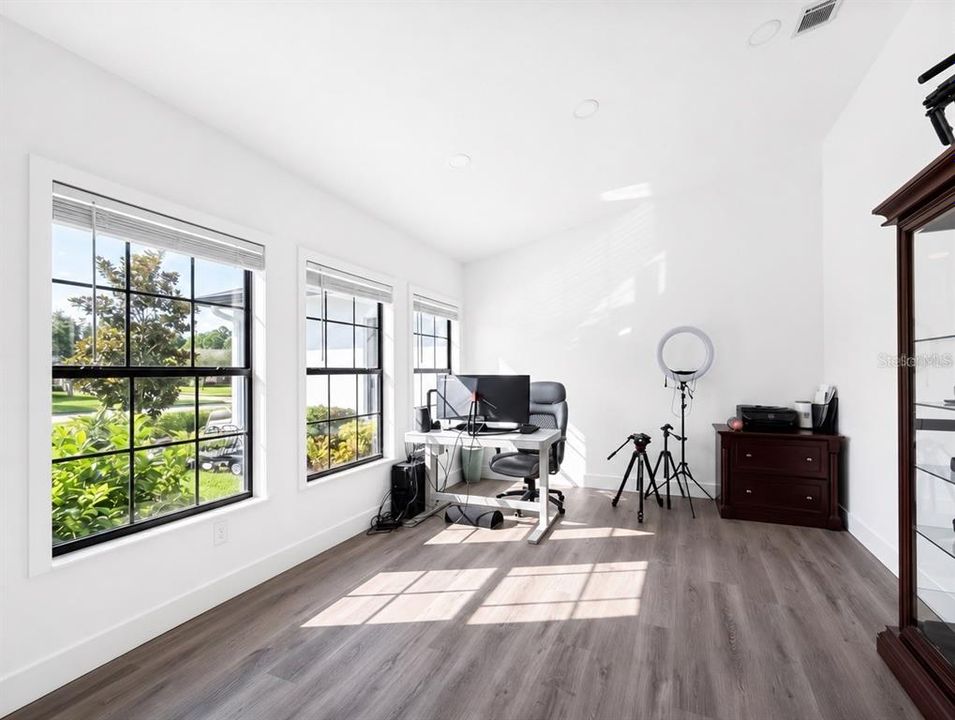 For Sale: $1,185,000 (5 beds, 4 baths, 3631 Square Feet)