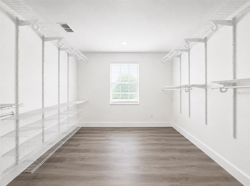 For Sale: $1,185,000 (5 beds, 4 baths, 3631 Square Feet)