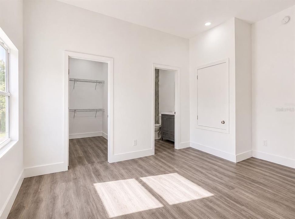 For Sale: $1,185,000 (5 beds, 4 baths, 3631 Square Feet)