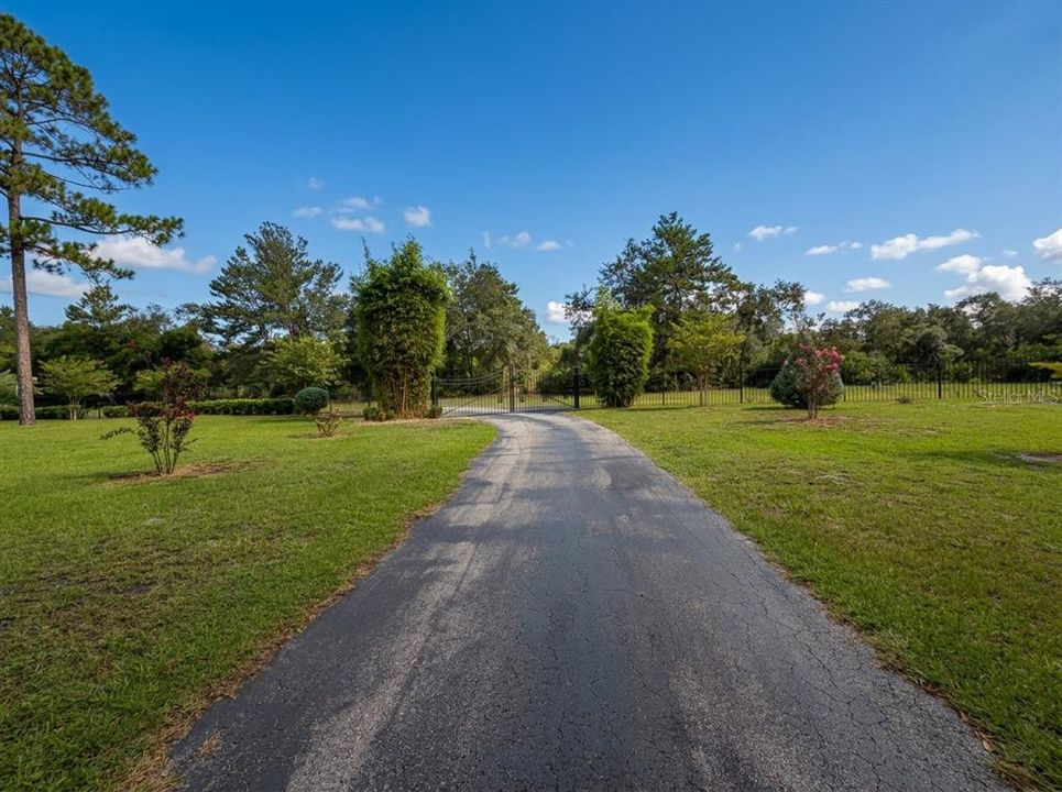 For Sale: $1,185,000 (5 beds, 4 baths, 3631 Square Feet)