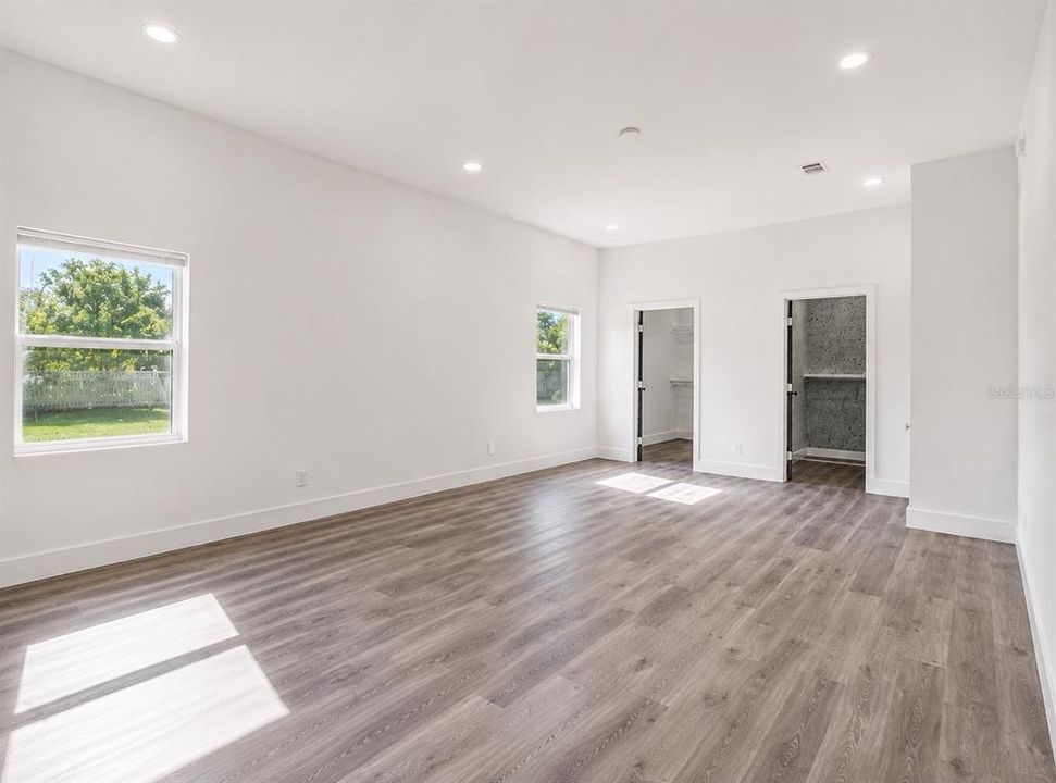 For Sale: $1,185,000 (5 beds, 4 baths, 3631 Square Feet)