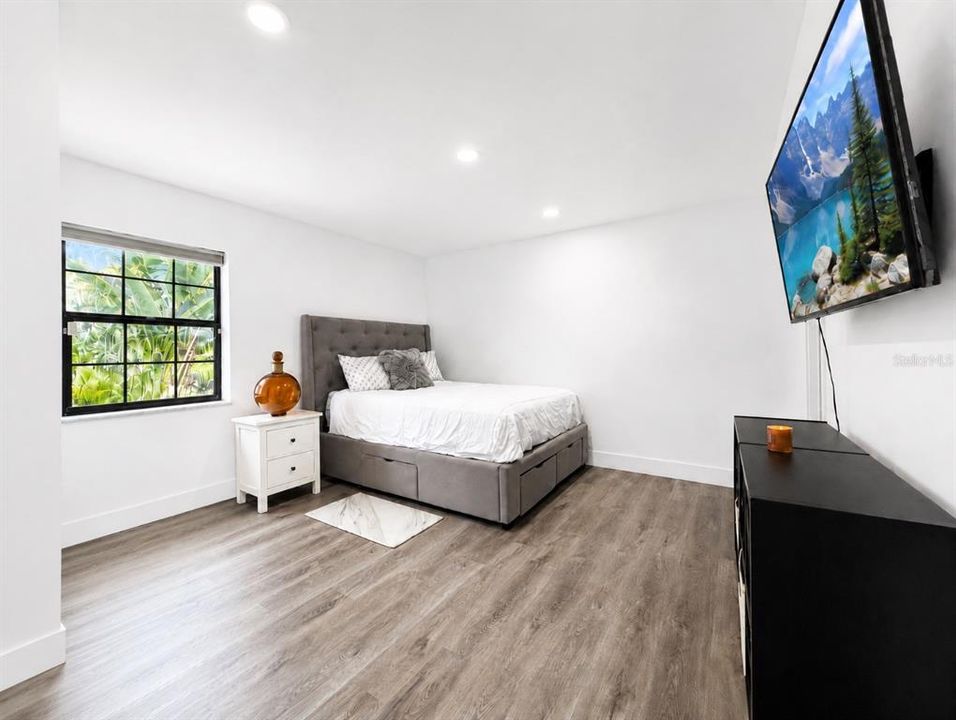 For Sale: $1,185,000 (5 beds, 4 baths, 3631 Square Feet)