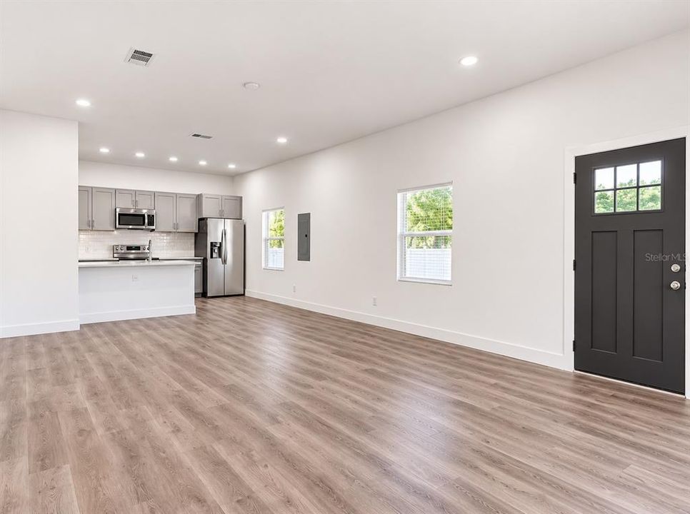 For Sale: $1,185,000 (5 beds, 4 baths, 3631 Square Feet)