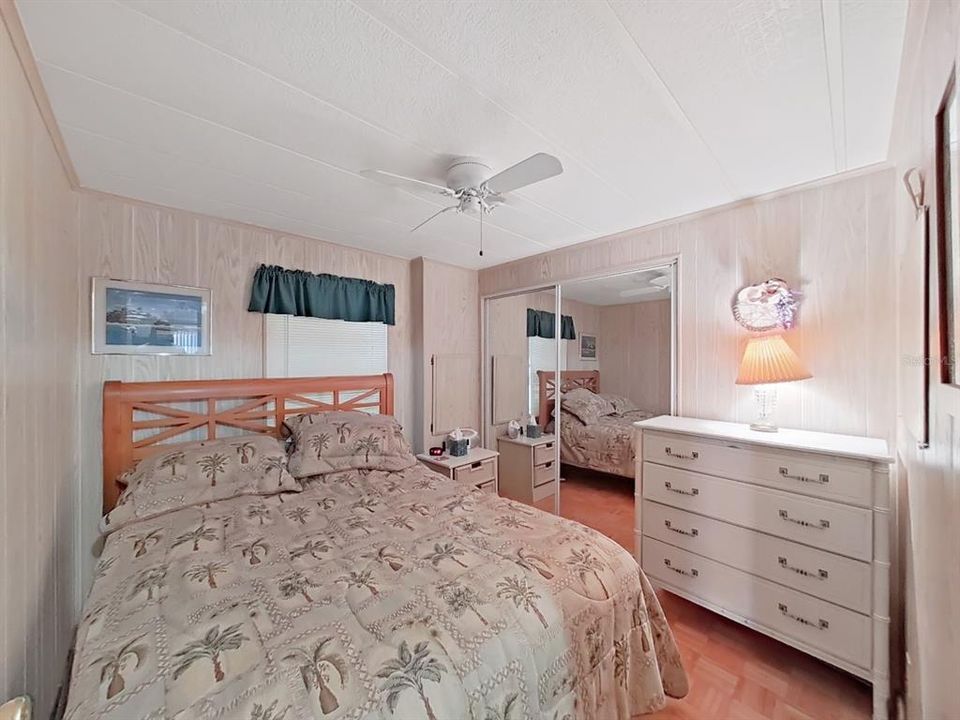 For Sale: $159,000 (2 beds, 2 baths, 1077 Square Feet)