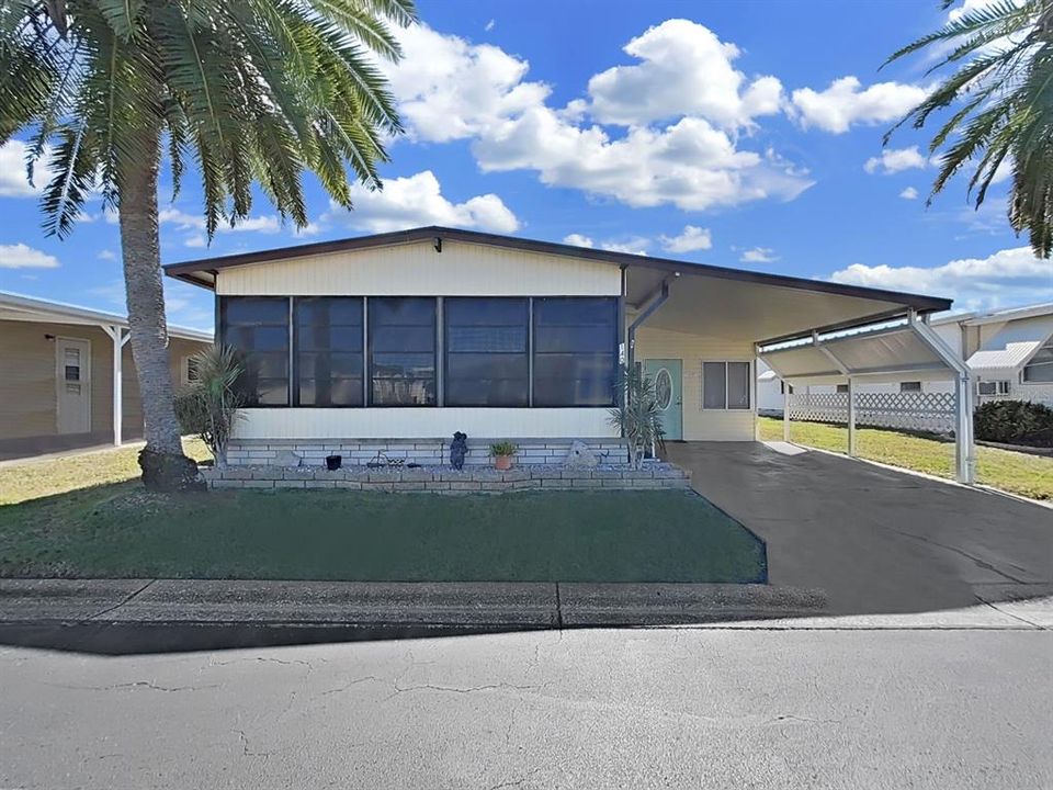 For Sale: $159,000 (2 beds, 2 baths, 1077 Square Feet)