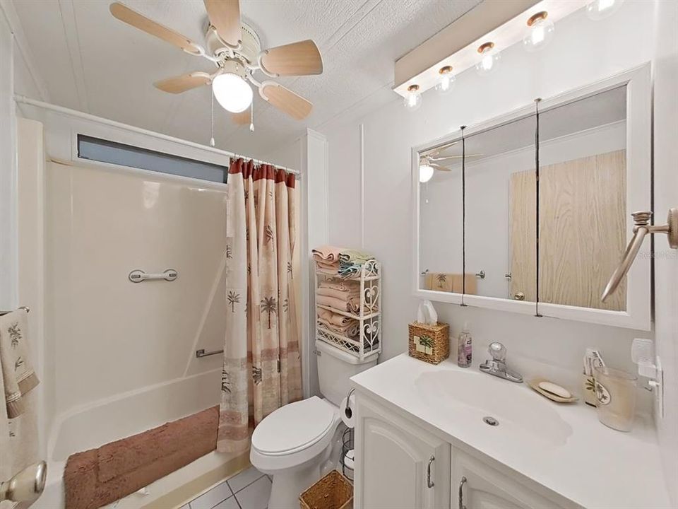 For Sale: $159,000 (2 beds, 2 baths, 1077 Square Feet)