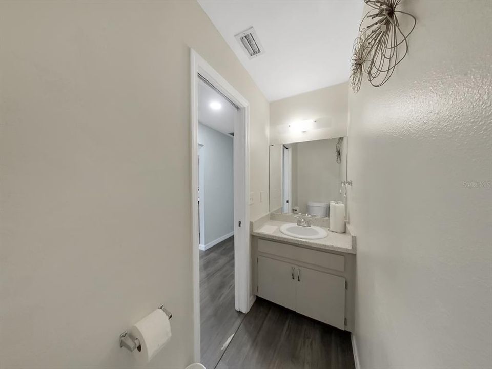 For Sale: $169,900 (2 beds, 2 baths, 1250 Square Feet)