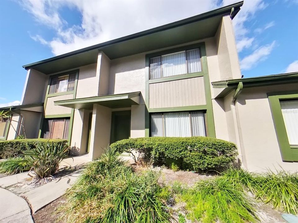 For Sale: $169,900 (2 beds, 2 baths, 1250 Square Feet)