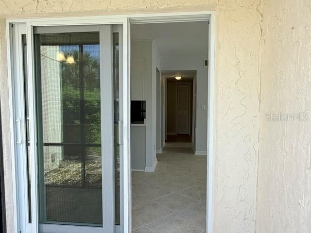 For Rent: $1,150 (1 beds, 1 baths, 594 Square Feet)