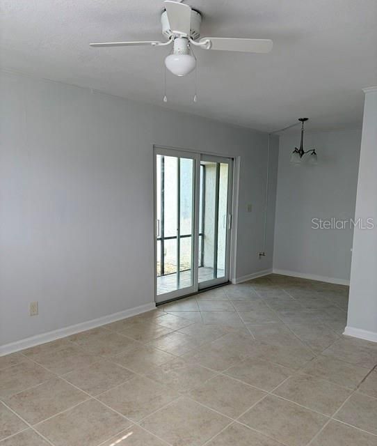 For Rent: $1,150 (1 beds, 1 baths, 594 Square Feet)