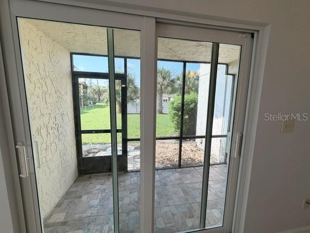 For Rent: $1,150 (1 beds, 1 baths, 594 Square Feet)