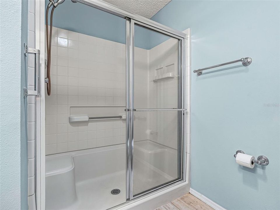 На продажу: $279,900 (2 спален, 2 ванн, 1156 Квадратных фут)