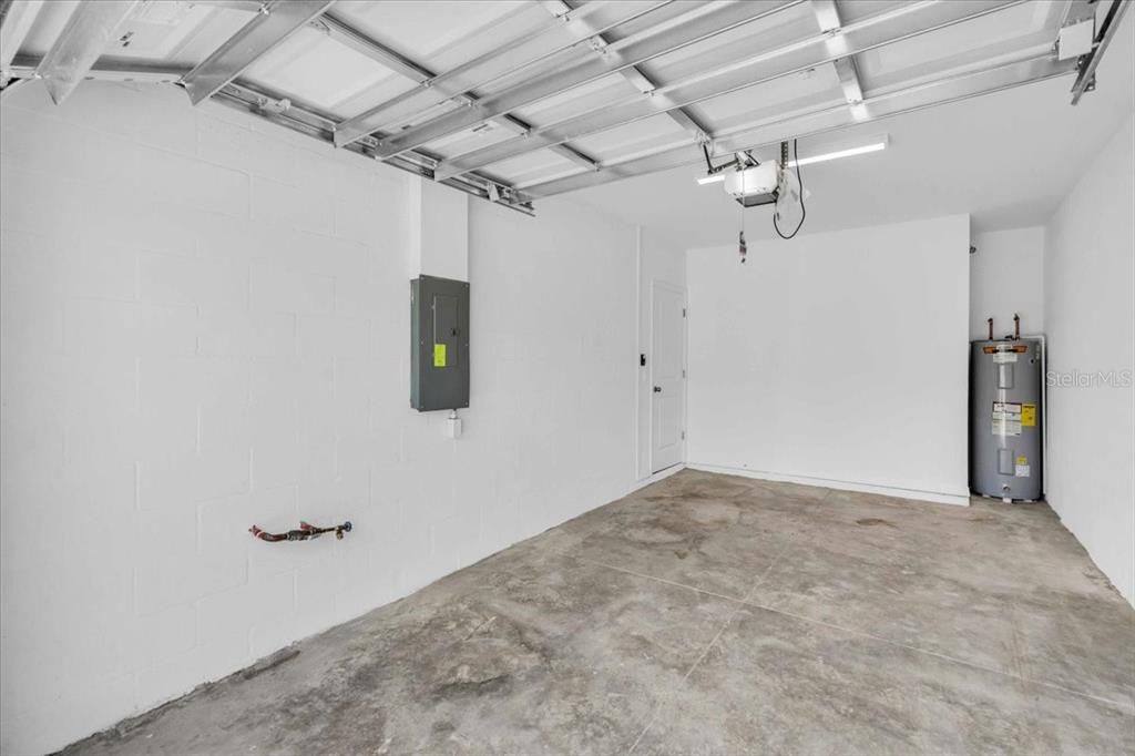 For Rent: $2,295 (3 beds, 2 baths, 1347 Square Feet)