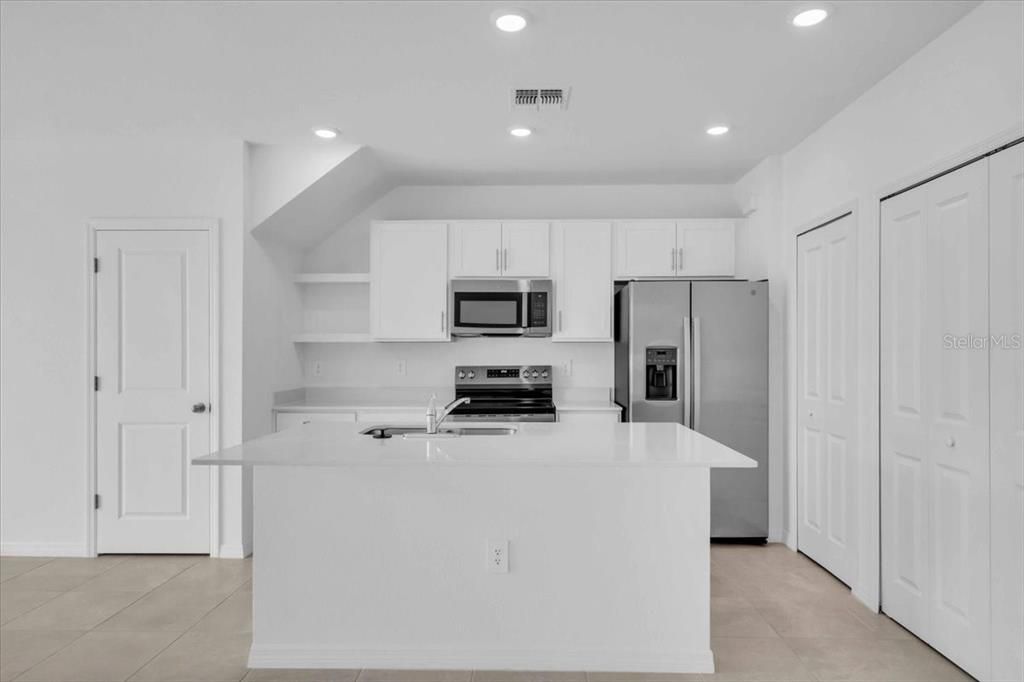 For Rent: $2,295 (3 beds, 2 baths, 1347 Square Feet)