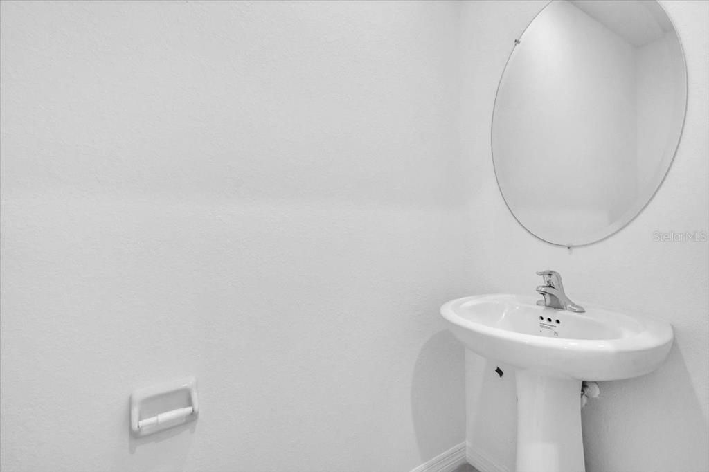 For Rent: $2,295 (3 beds, 2 baths, 1347 Square Feet)