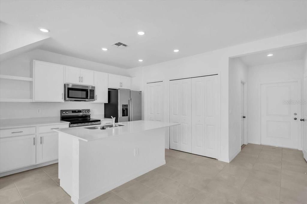 For Rent: $2,295 (3 beds, 2 baths, 1347 Square Feet)