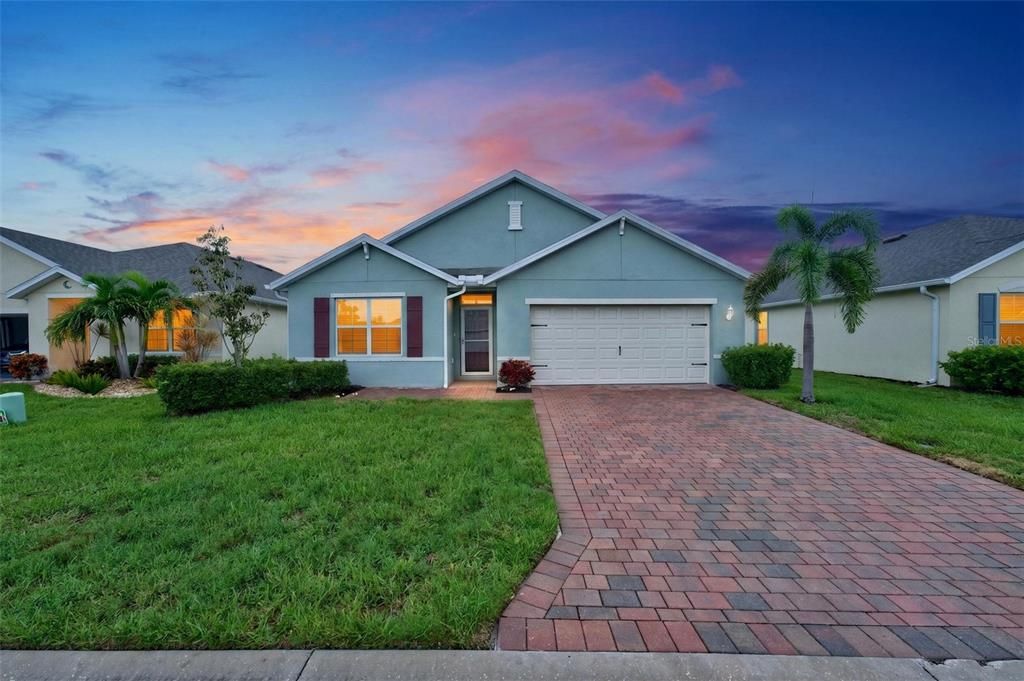 For Sale: $324,999 (4 beds, 2 baths, 1791 Square Feet)