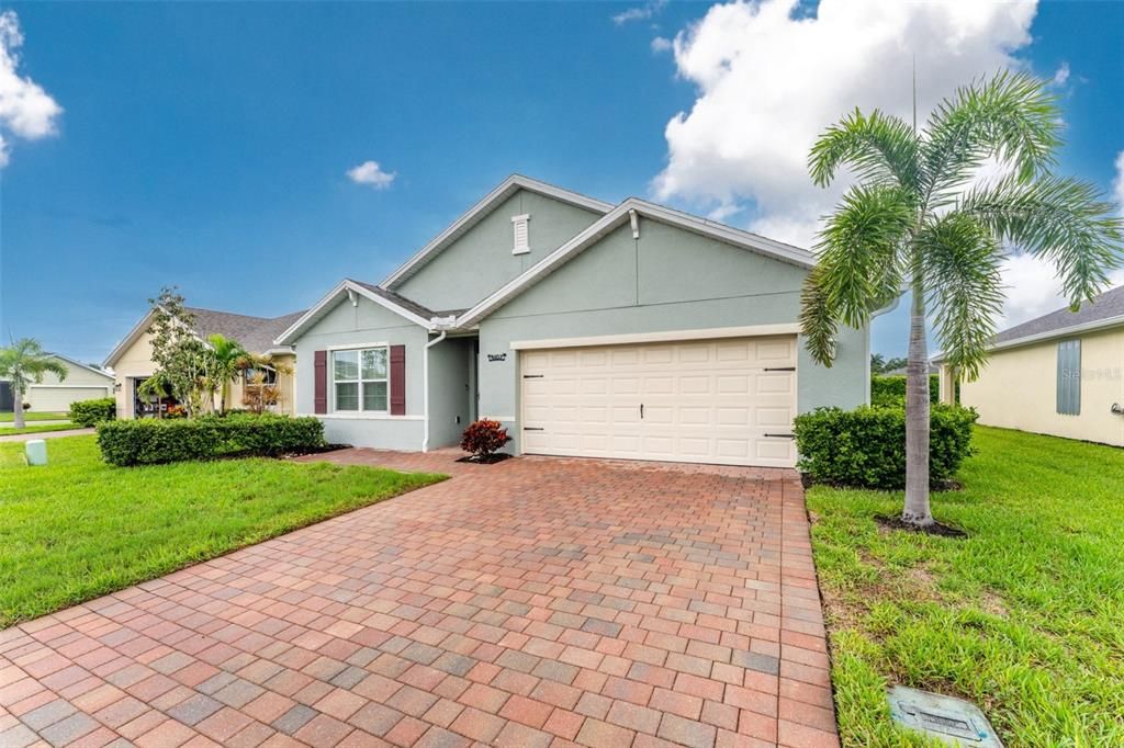For Sale: $324,999 (4 beds, 2 baths, 1791 Square Feet)