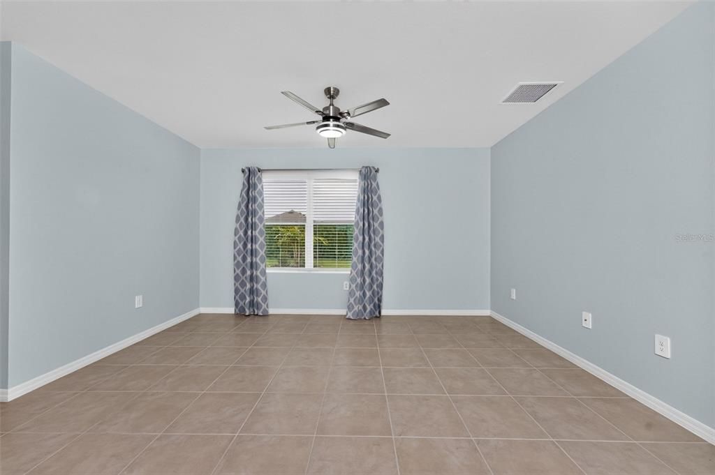 For Sale: $324,999 (4 beds, 2 baths, 1791 Square Feet)