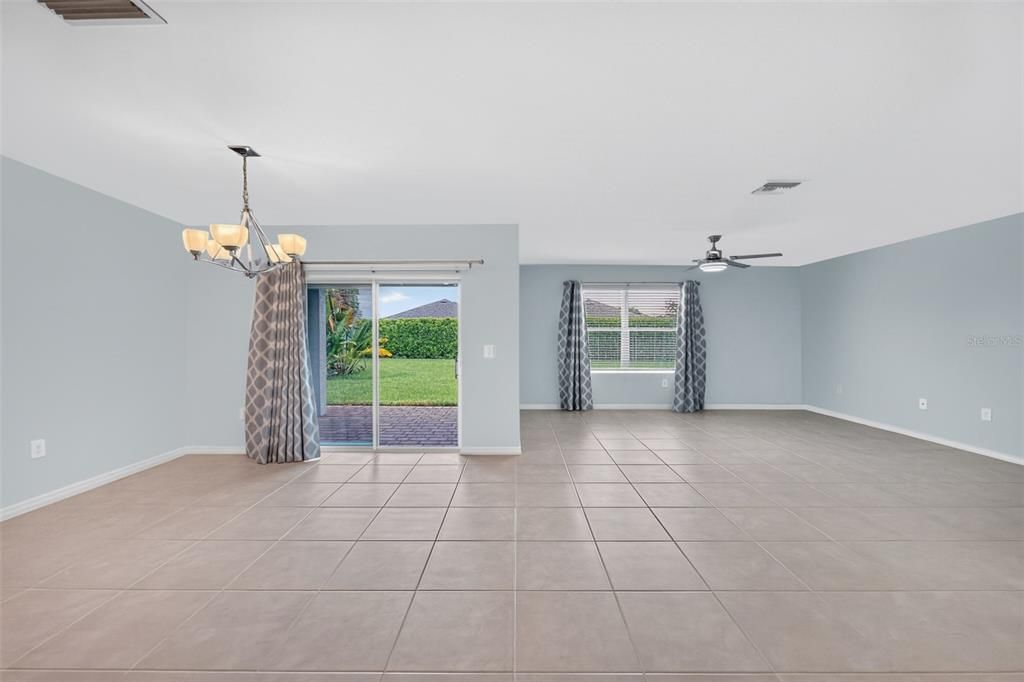 For Sale: $324,999 (4 beds, 2 baths, 1791 Square Feet)