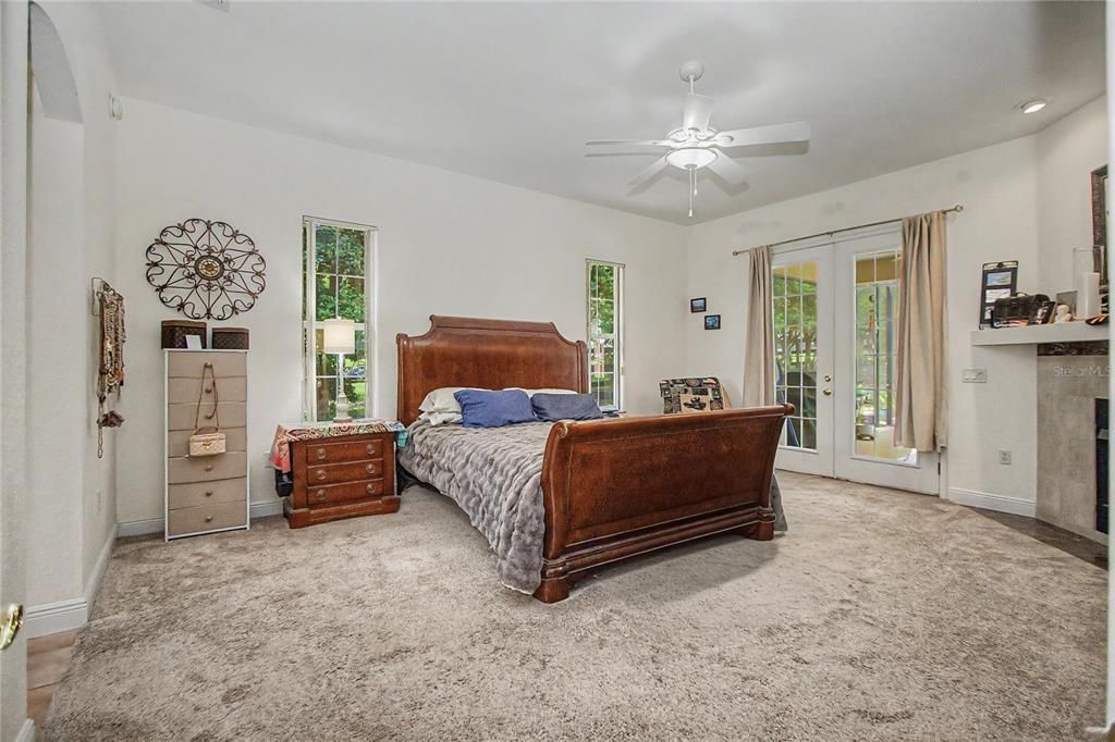 For Sale: $950,000 (4 beds, 2 baths, 2627 Square Feet)