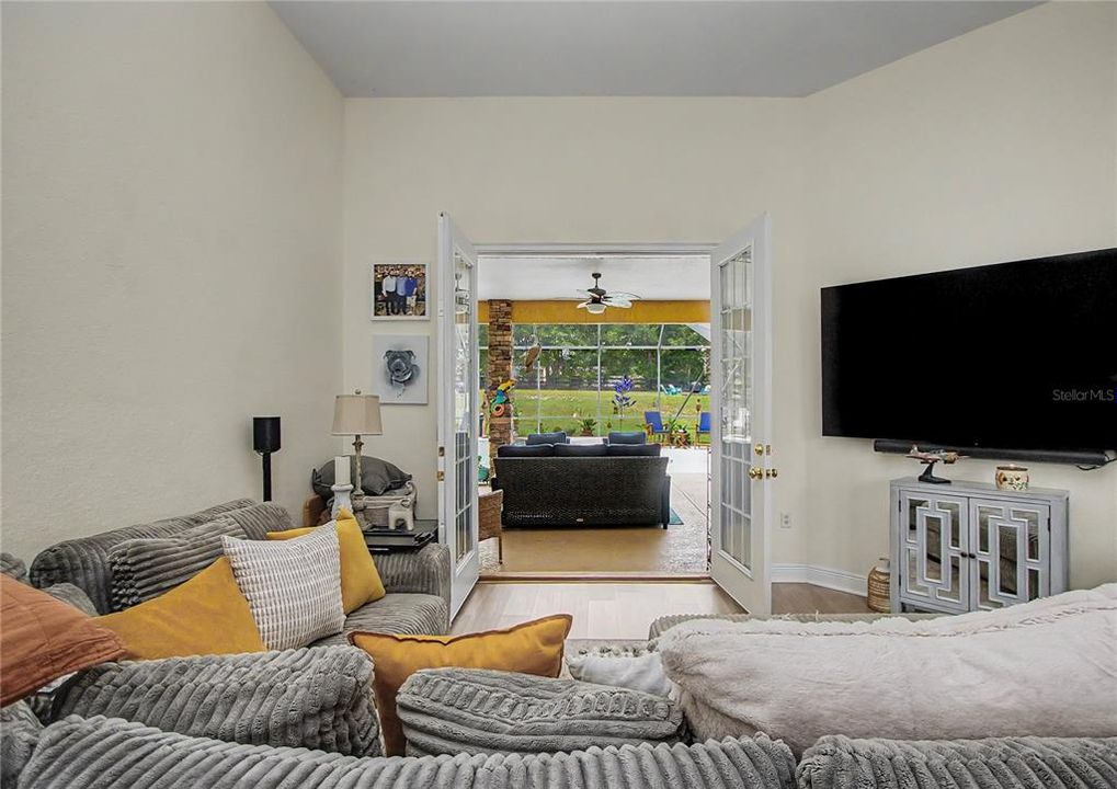 For Sale: $950,000 (4 beds, 2 baths, 2627 Square Feet)