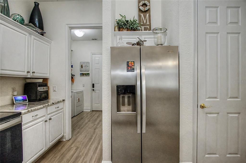 For Sale: $950,000 (4 beds, 2 baths, 2627 Square Feet)