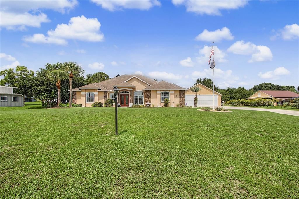 For Sale: $950,000 (4 beds, 2 baths, 2627 Square Feet)
