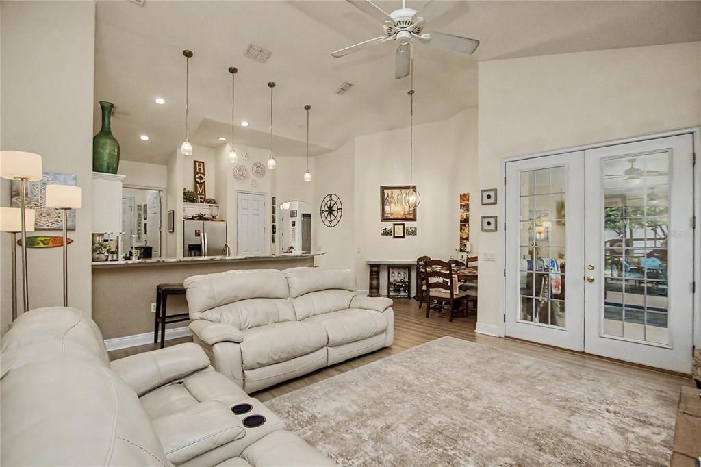 For Sale: $950,000 (4 beds, 2 baths, 2627 Square Feet)