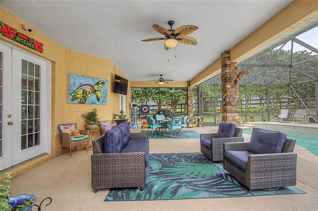 For Sale: $950,000 (4 beds, 2 baths, 2627 Square Feet)