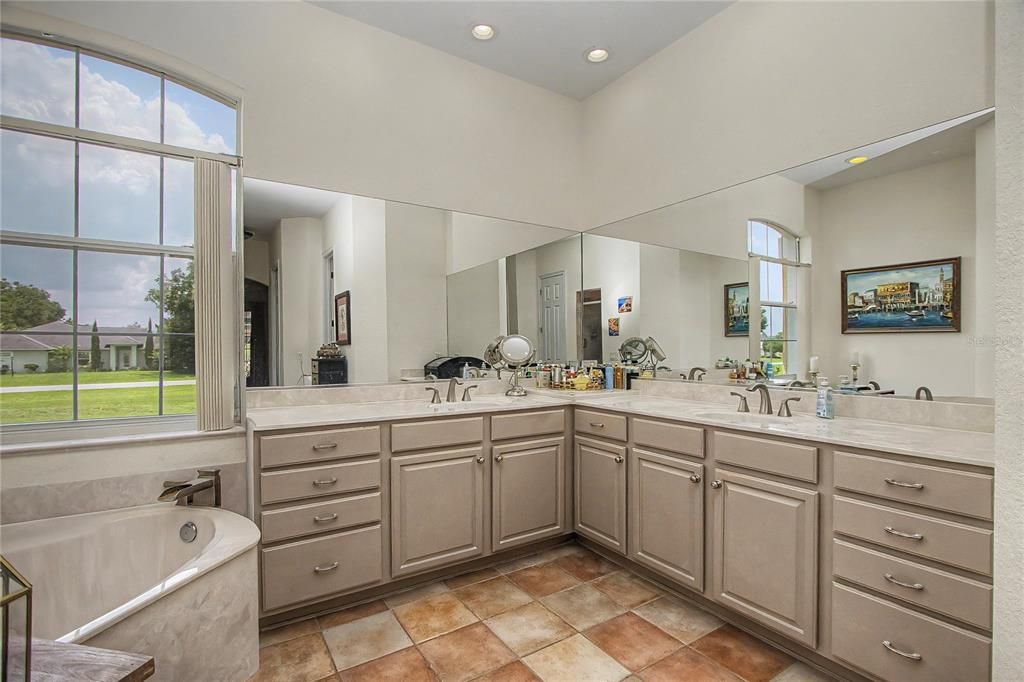 For Sale: $950,000 (4 beds, 2 baths, 2627 Square Feet)