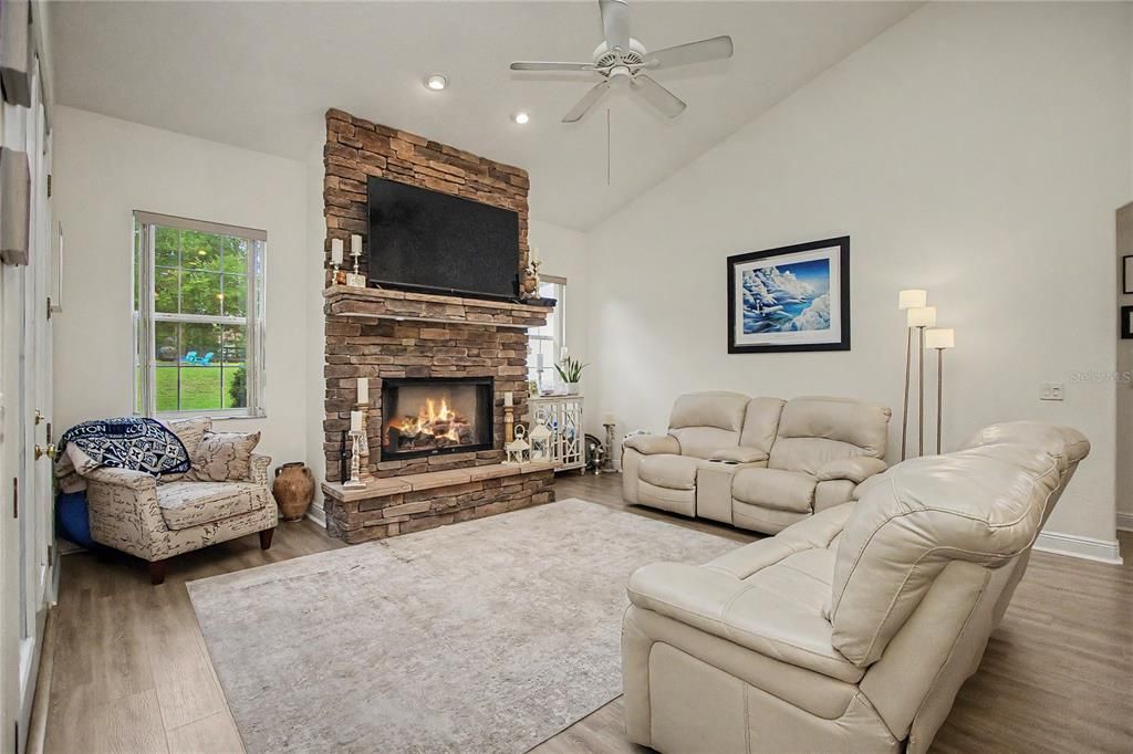 For Sale: $950,000 (4 beds, 2 baths, 2627 Square Feet)