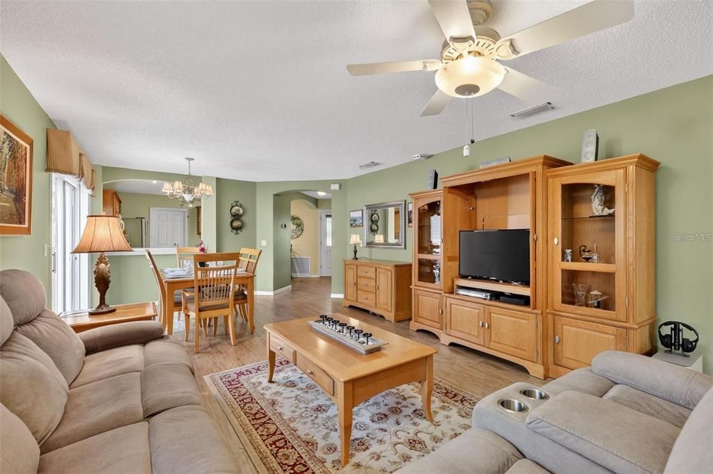 В аренду: $4,750 (2 спален, 2 ванн, 1505 Квадратных фут)