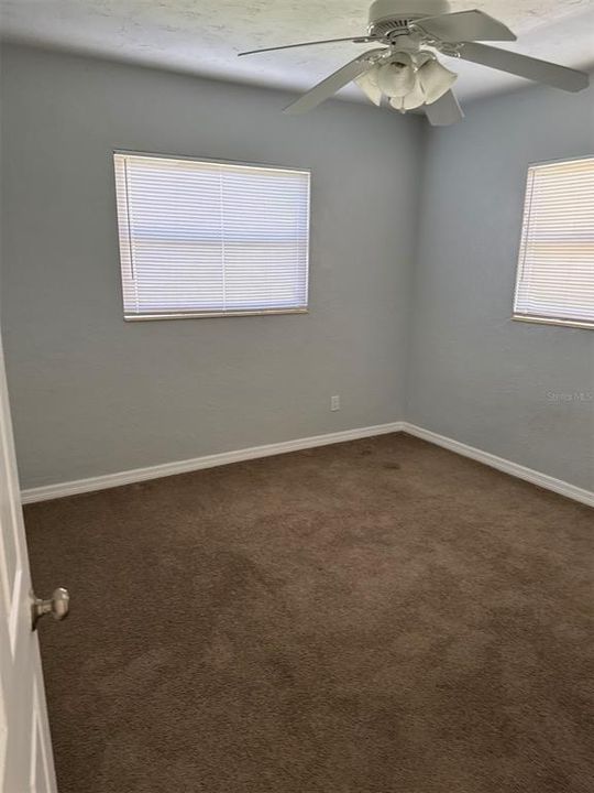 For Rent: $2,250 (3 beds, 1 baths, 1290 Square Feet)