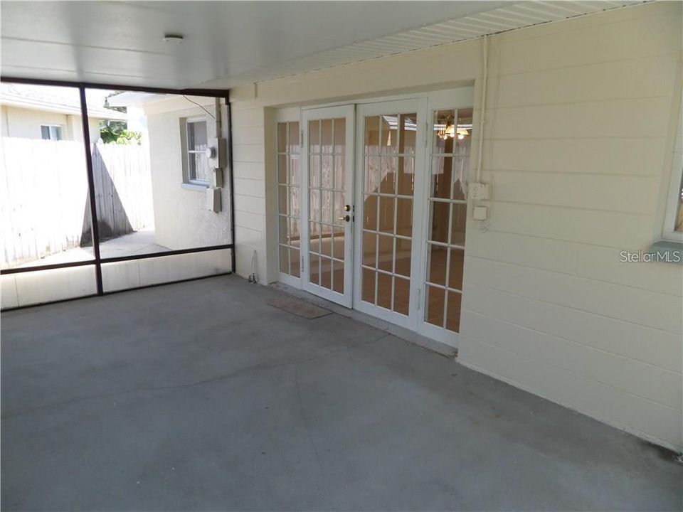 For Rent: $2,250 (3 beds, 1 baths, 1290 Square Feet)