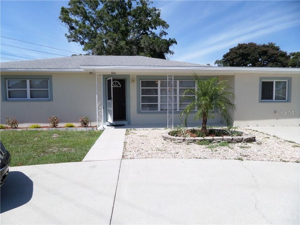 For Rent: $2,250 (3 beds, 1 baths, 1290 Square Feet)