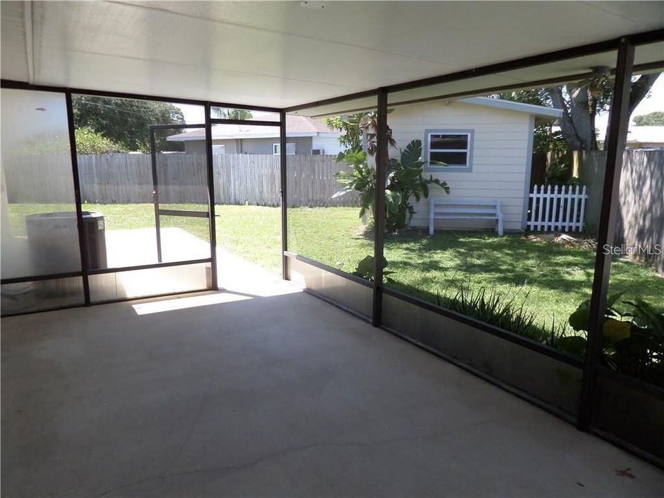 For Rent: $2,250 (3 beds, 1 baths, 1290 Square Feet)