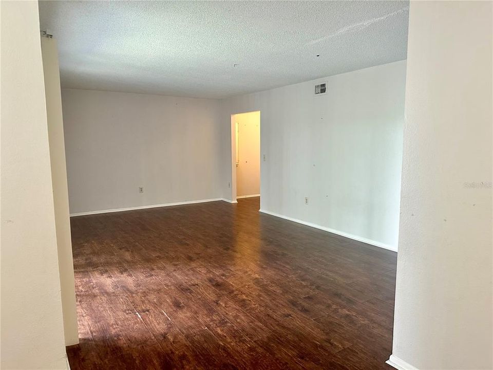 For Rent: $1,400 (2 beds, 2 baths, 1165 Square Feet)