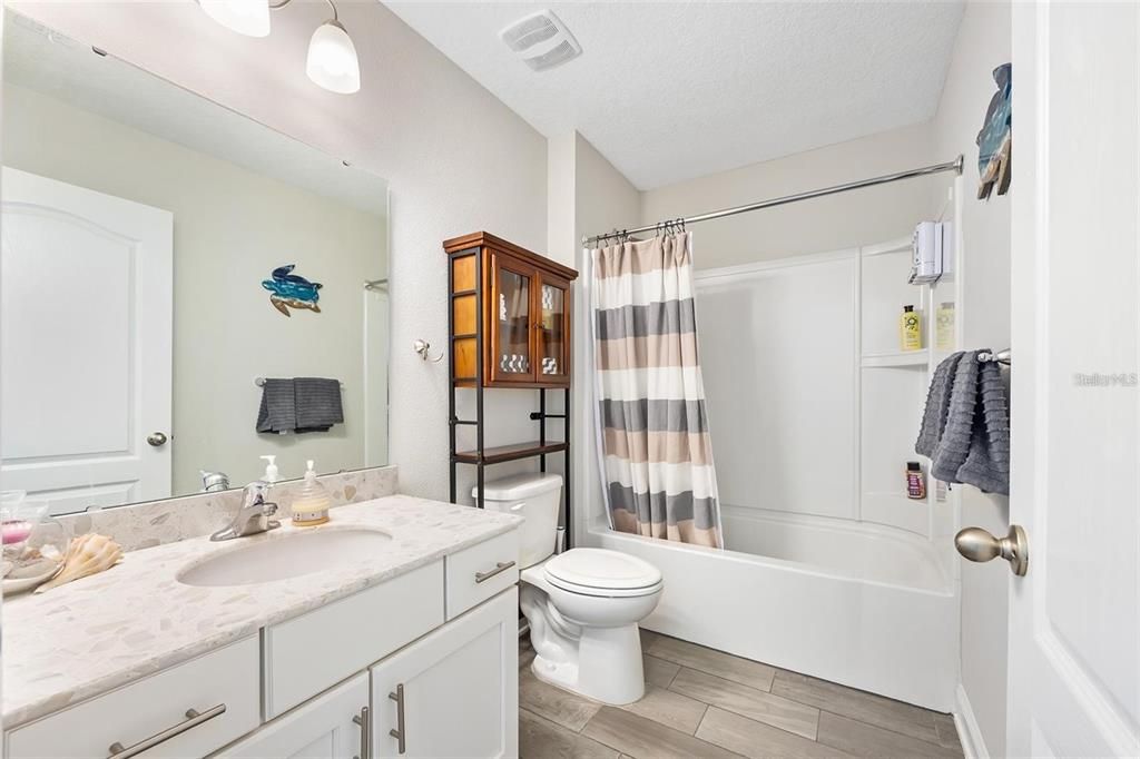En Venta: $474,900 (4 camas, 2 baños, 1856 Pies cuadrados)
