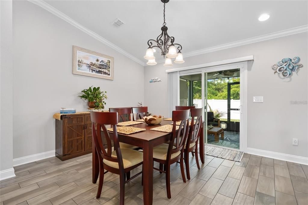 En Venta: $474,900 (4 camas, 2 baños, 1856 Pies cuadrados)