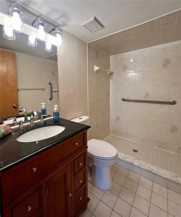 En Venta: $117,500 (2 camas, 2 baños, 950 Pies cuadrados)