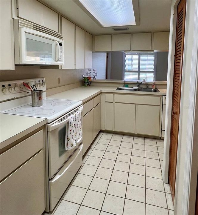 En Venta: $117,500 (2 camas, 2 baños, 950 Pies cuadrados)