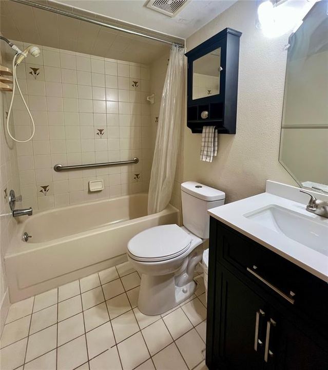 En Venta: $117,500 (2 camas, 2 baños, 950 Pies cuadrados)