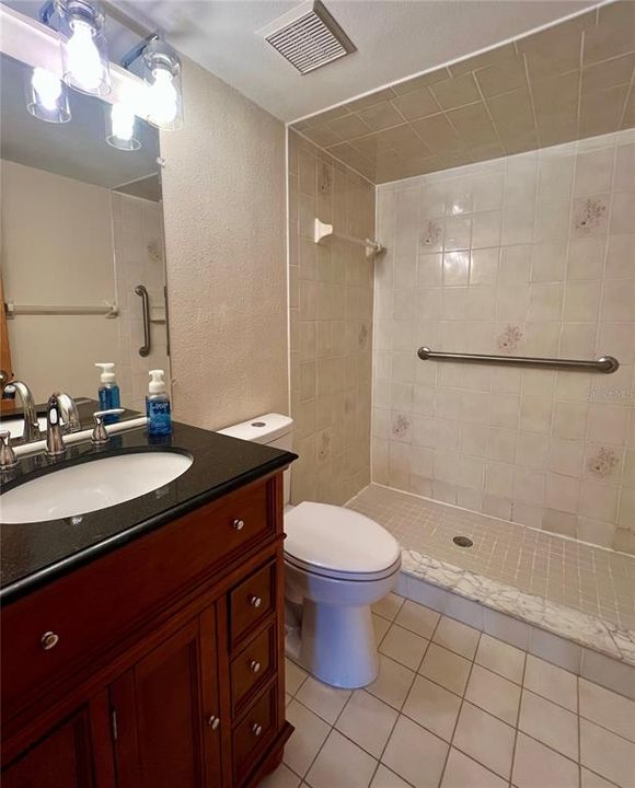 En Venta: $117,500 (2 camas, 2 baños, 950 Pies cuadrados)