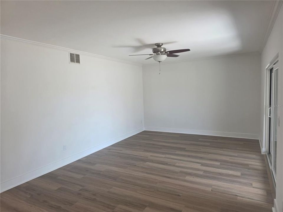 For Sale: $339,900 (2 beds, 2 baths, 1145 Square Feet)