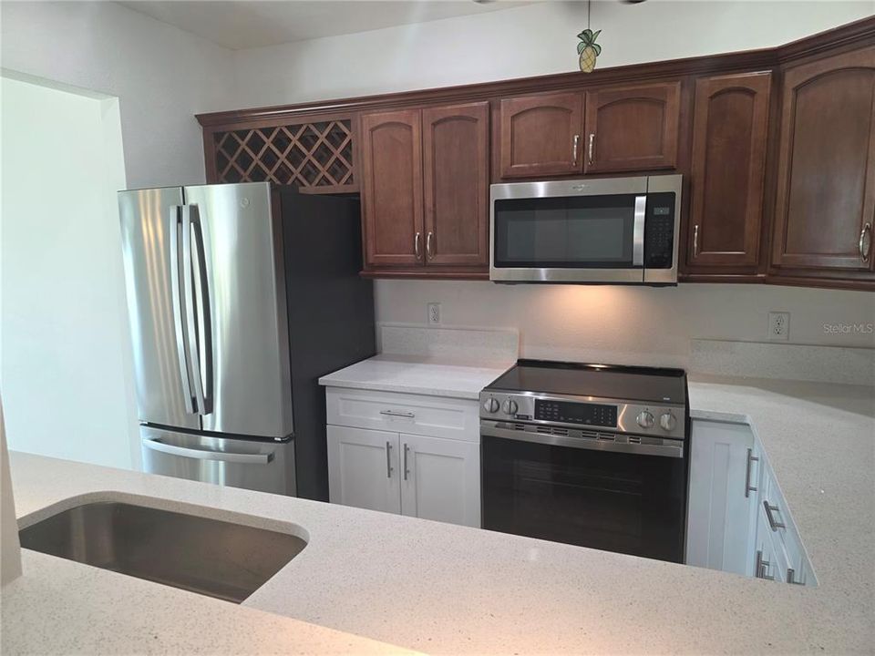 For Sale: $339,900 (2 beds, 2 baths, 1145 Square Feet)
