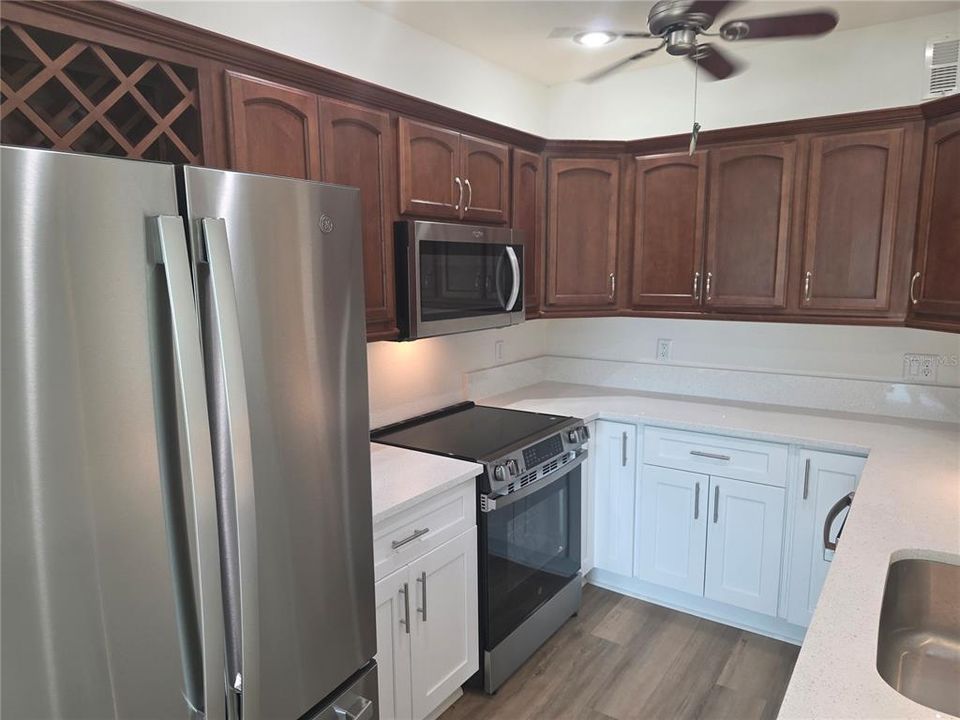 For Sale: $339,900 (2 beds, 2 baths, 1145 Square Feet)